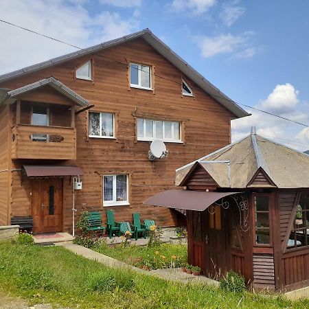 Kатруся Hotell Jaremtsje Eksteriør bilde
