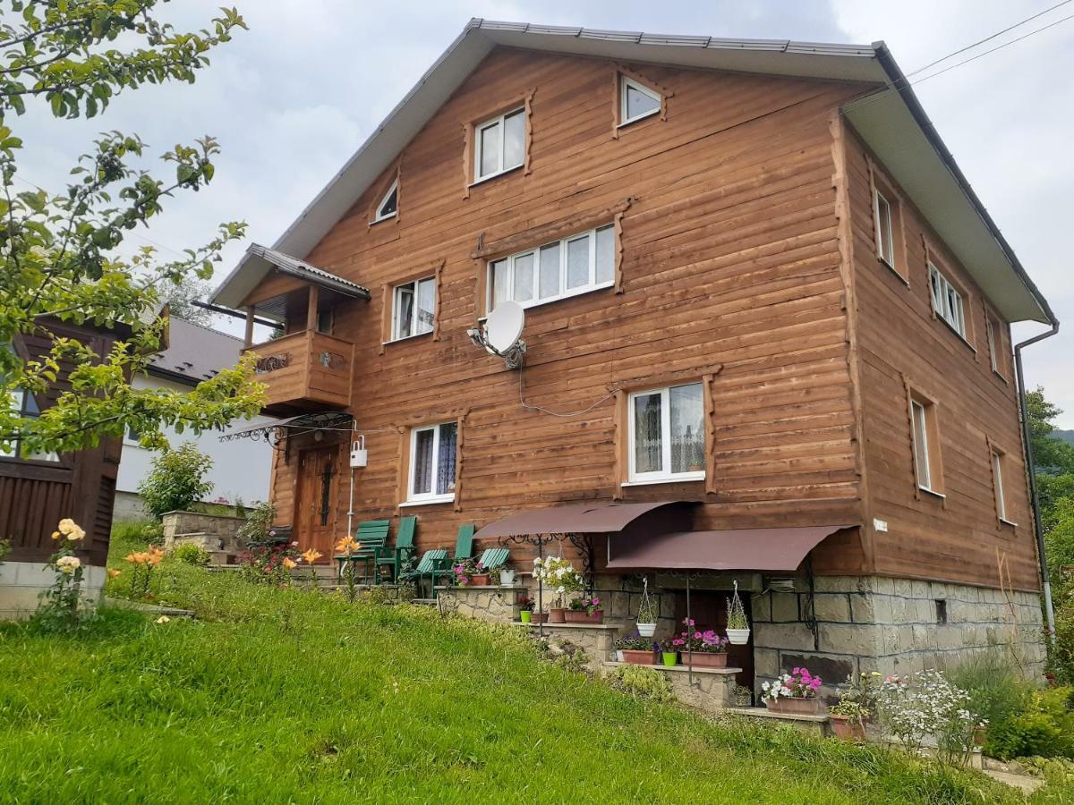 Kатруся Hotell Jaremtsje Eksteriør bilde