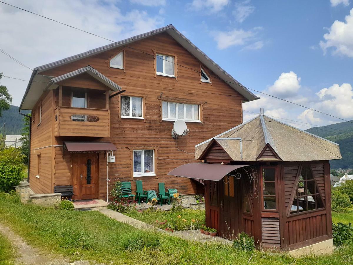 Kатруся Hotell Jaremtsje Eksteriør bilde