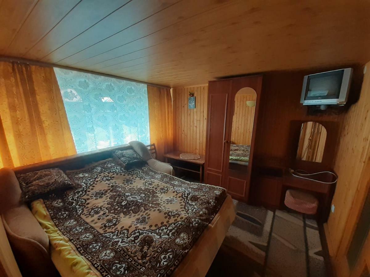 Kатруся Hotell Jaremtsje Eksteriør bilde