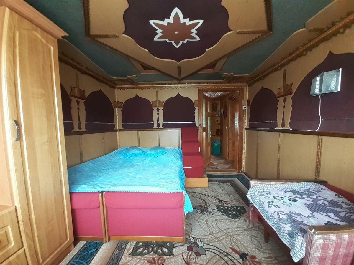 Kатруся Hotell Jaremtsje Eksteriør bilde