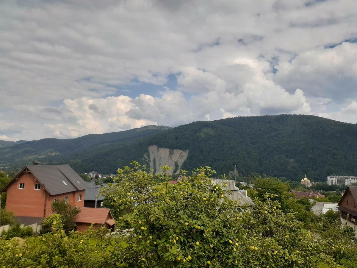 Kатруся Hotell Jaremtsje Eksteriør bilde