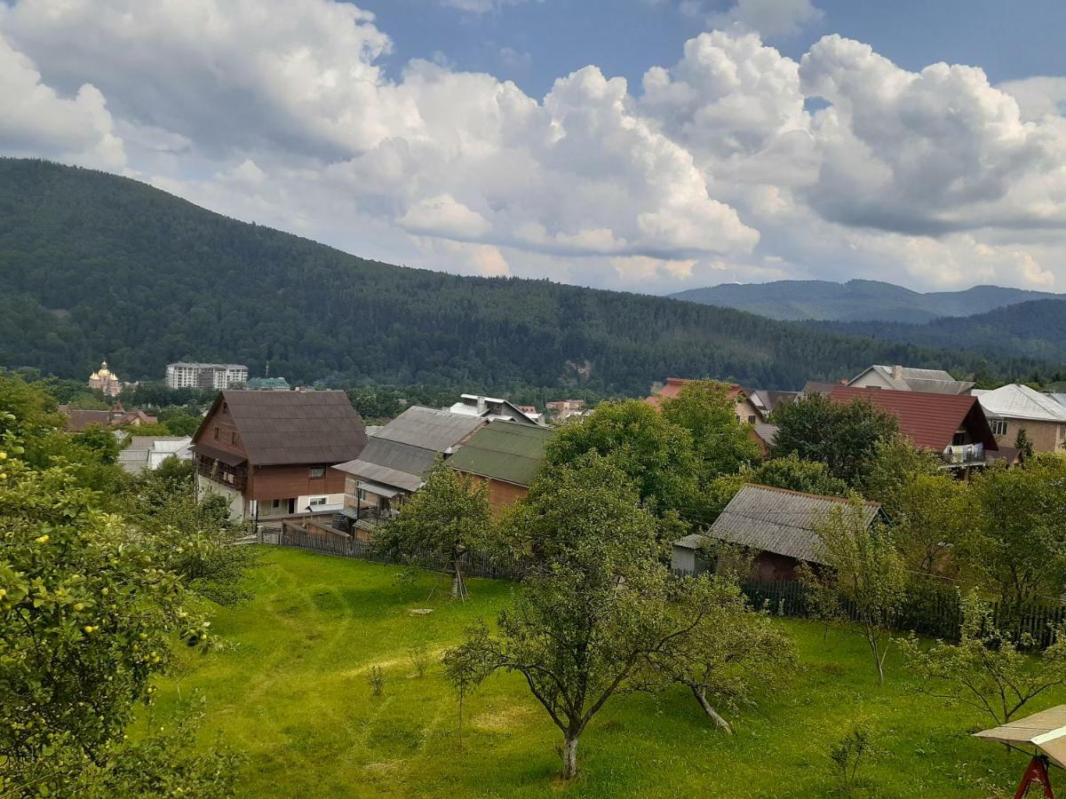 Kатруся Hotell Jaremtsje Eksteriør bilde